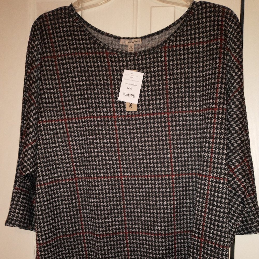 Ultra Teeze 3X top. Black, gray, and red. Dolman sleeves.